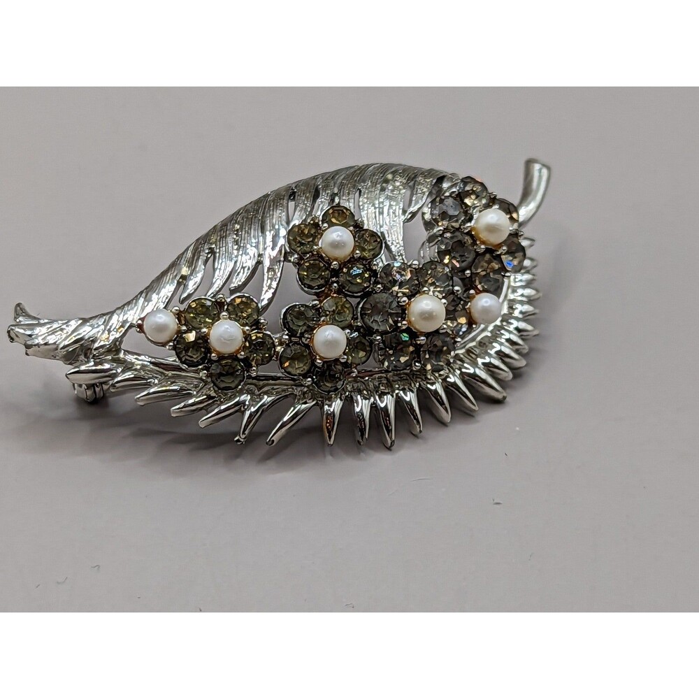 Vintage Coro Leaf Brooch